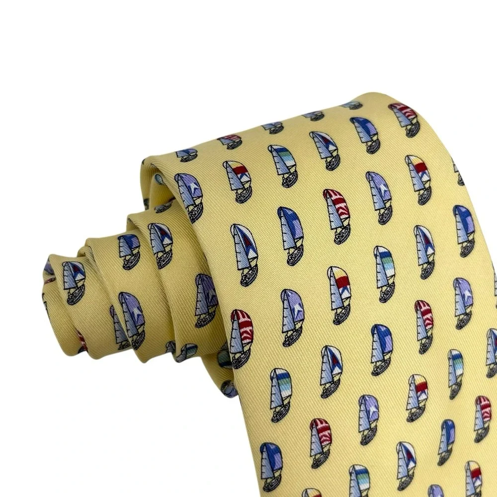 Vineyard Vines Mens Tie Sailboats Leukemia Regatta Cup Yellow 3.5